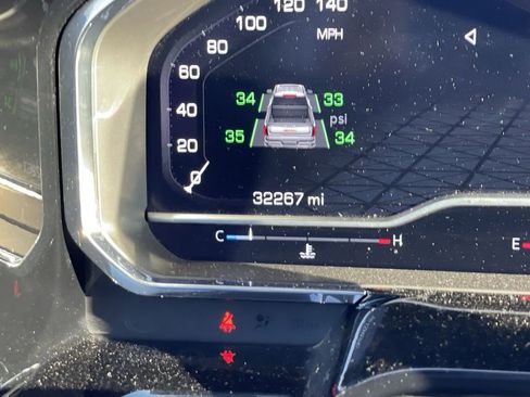 Used 2023 GMC Sierra 1500 SLE image 12