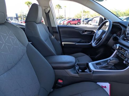 Used 2021 Toyota RAV4 XLE image 21