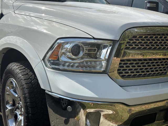Used 2017 RAM 1500 Laramie w/ Convenience Group AWD/4WD image 3