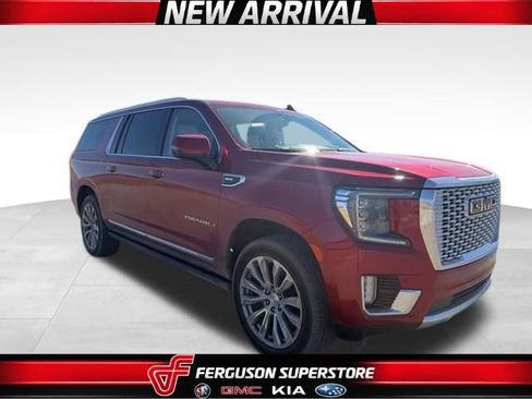 Used 2022 GMC Yukon XL Denali w/ Denali Premium Package AWD/4WD image 1