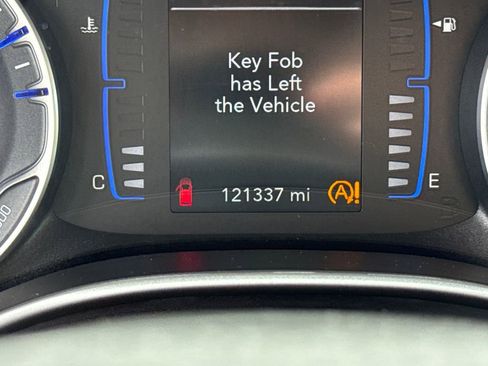 Used 2020 Chrysler Pacifica Touring FWD image 20