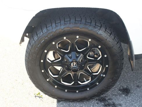 Used 2015 Toyota 4Runner SR5 AWD/4WD image 37