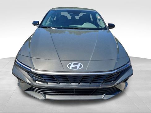 Used 2026 Hyundai Elantra Sport FWD image 2