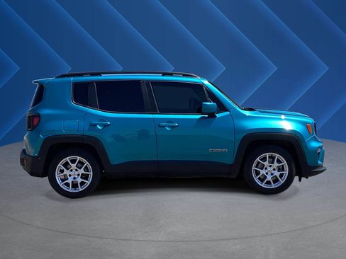 Used 2021 Jeep Renegade Latitude FWD image 2