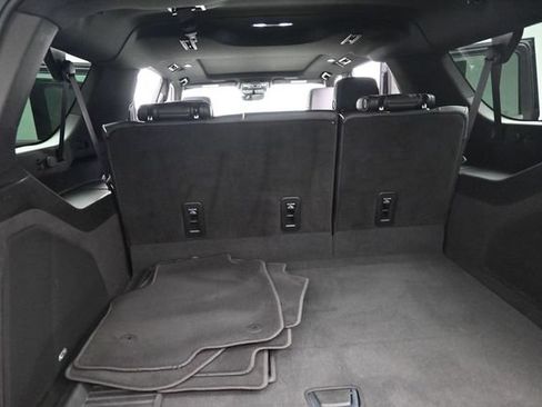 Used 2023 Cadillac Escalade ESV Premium Luxury w/ LPO, Radiant Package AWD/4WD image 20