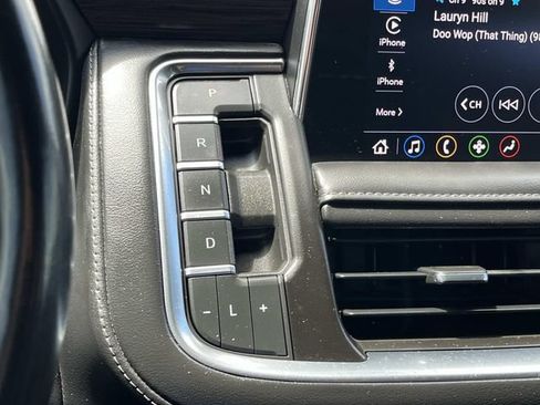 Used 2021 Chevrolet Suburban Z71 AWD/4WD image 36