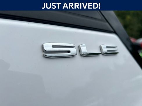 Used 2024 GMC Terrain SLE AWD/4WD image 5