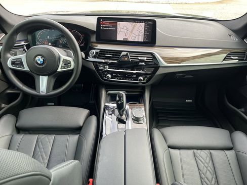 Used 2022 BMW 540i w/ M Sport Package image 26