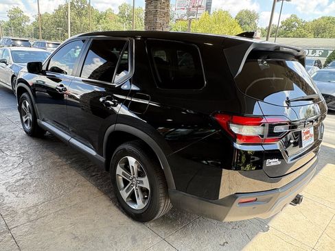 Used 2024 Honda Pilot EX-L image 8