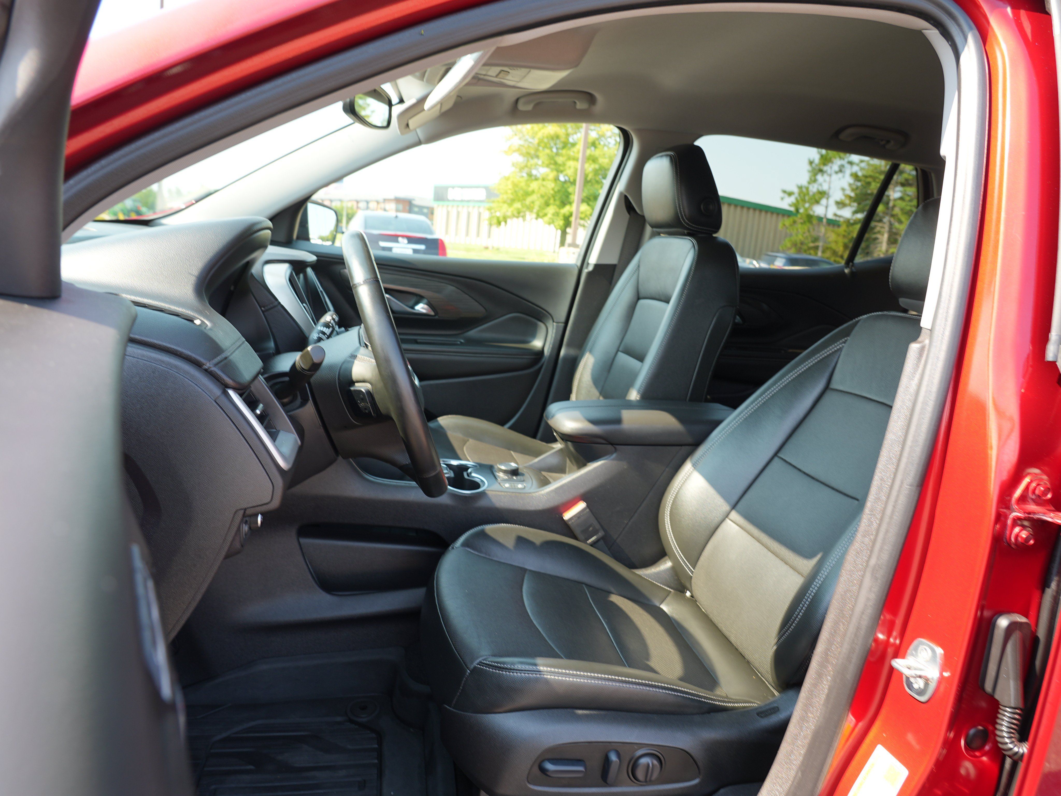 Used 2023 GMC Terrain SLT AWD/4WD image 12