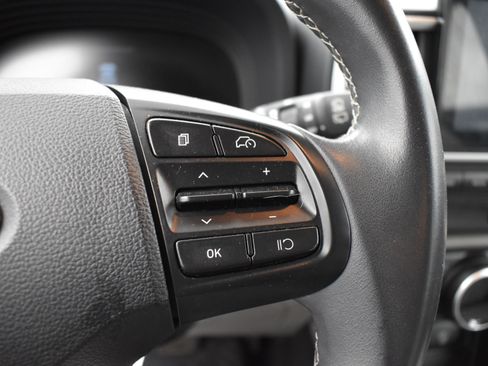 Used 2023 Hyundai Venue SEL image 10