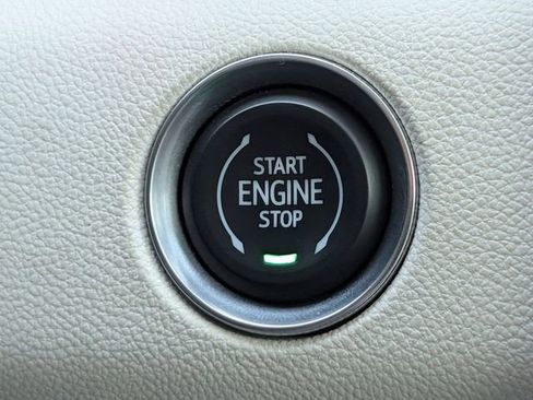 Used 2024 GMC Acadia Denali w/ Super Cruise Package image 28