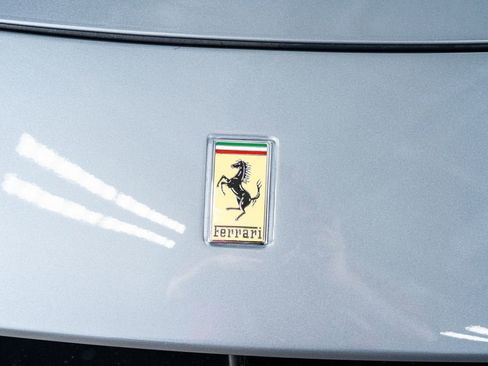 Used 2017 Ferrari California T image 18