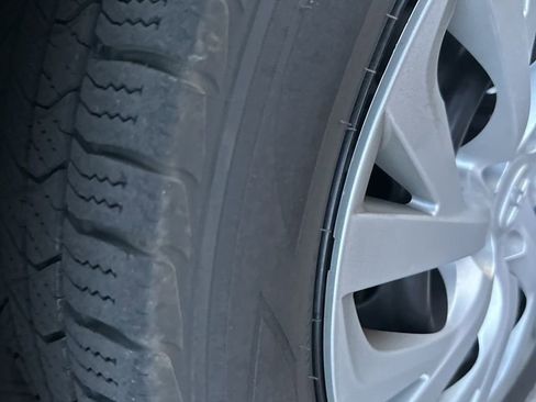 Used 2019 Toyota Corolla LE image 4