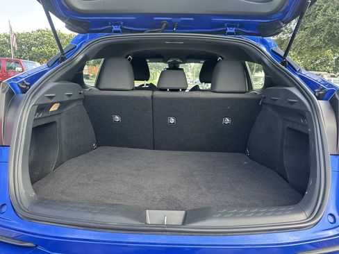 Used 2018 Toyota C-HR XLE FWD image 9