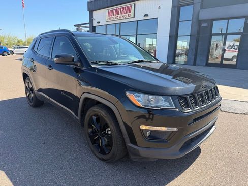 Used 2021 Jeep Compass Latitude image 1