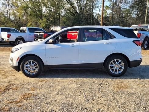 Used 2022 Chevrolet Equinox LS image 4