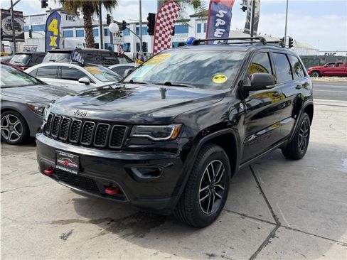 Used 2019 Jeep Grand Cherokee Trailhawk w/ Trailhawk Luxury Group AWD/4WD image 3