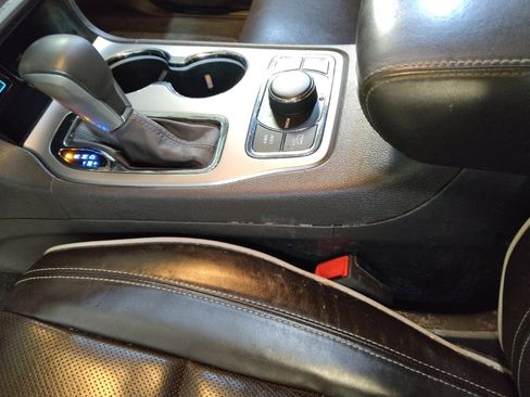 Used 2019 Jeep Grand Cherokee Overland image 26