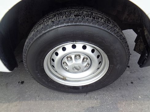 Used 2018 Nissan NV 2500 S image 9