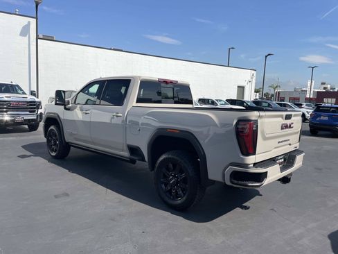New 2026 GMC Sierra 2500 AT4 w/ AT4 Premium Plus Package AWD/4WD image 4
