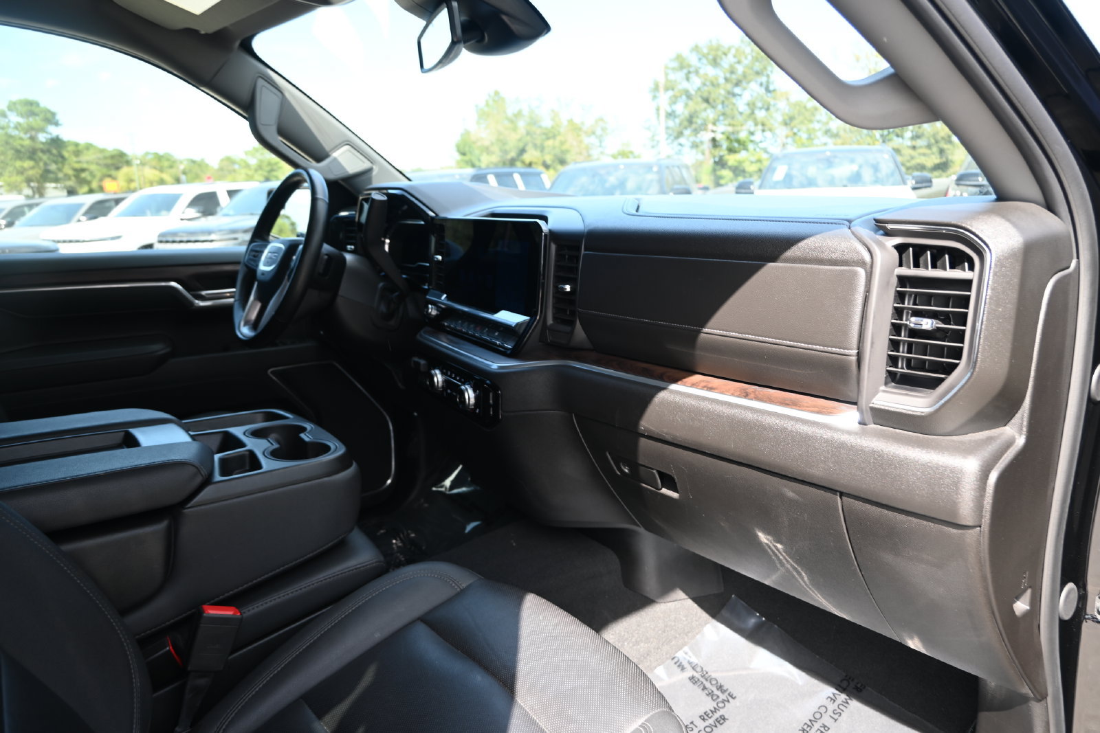 Used 2025 GMC Sierra 1500 SLT RWD image 28
