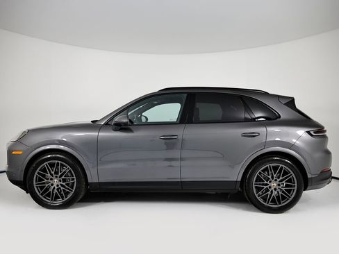 Certified 2025 Porsche Cayenne AWD/4WD image 2