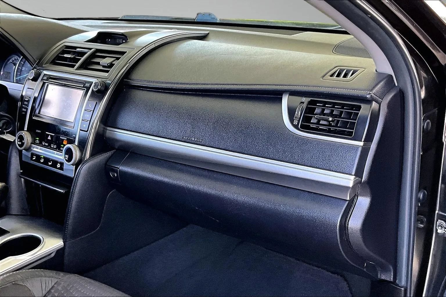Used 2012 Toyota Camry SE FWD image 22