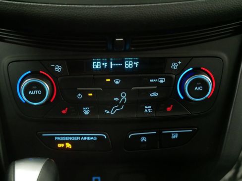 Used 2017 Ford Escape SE w/ SE Leather Comfort Package image 29