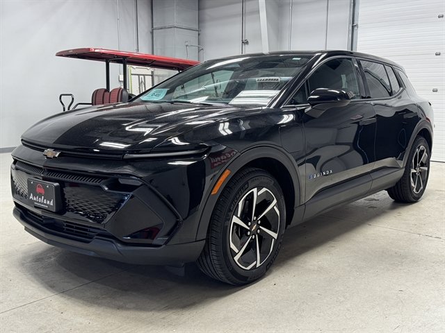 Used 2025 Chevrolet Equinox EV LT FWD image 3