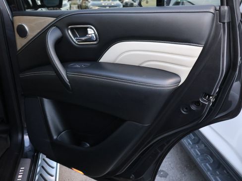 Used 2019 INFINITI QX80 Limited w/ All-Season Package image 10