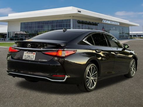 Used 2025 Lexus ES 300h 300h image 10