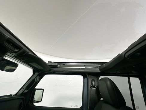 New 2026 Jeep Wrangler Unlimited Rubicon AWD/4WD image 22