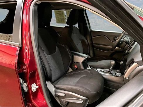 Used 2021 Jeep Cherokee Latitude image 29