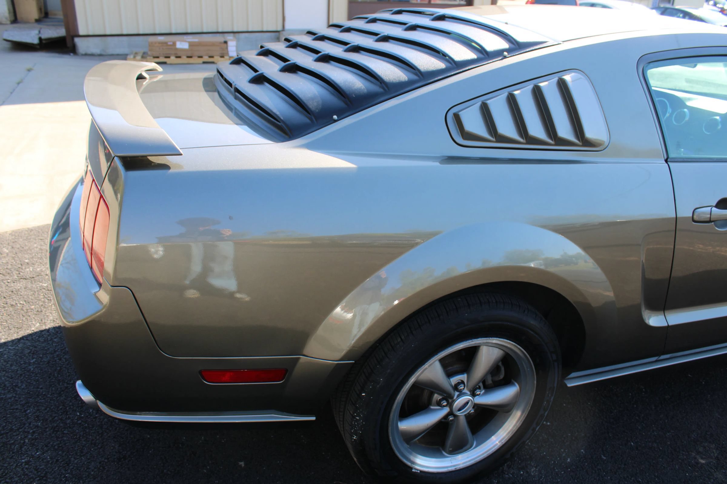 Used 2005 Ford Mustang GT RWD image 9