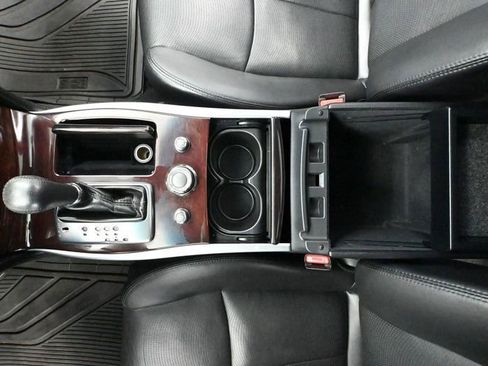 Used 2016 INFINITI Q70 L 3.7 w/ Technology Package image 39