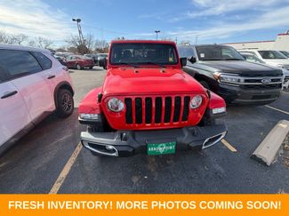 Used 2023 Jeep Gladiator Sport video 2
