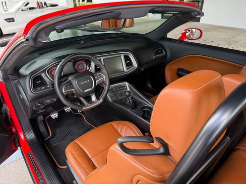 Used 2015 Dodge Challenger SRT Hellcat image 33