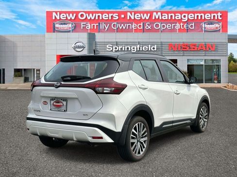 Used 2023 Nissan Kicks SR FWD image 5