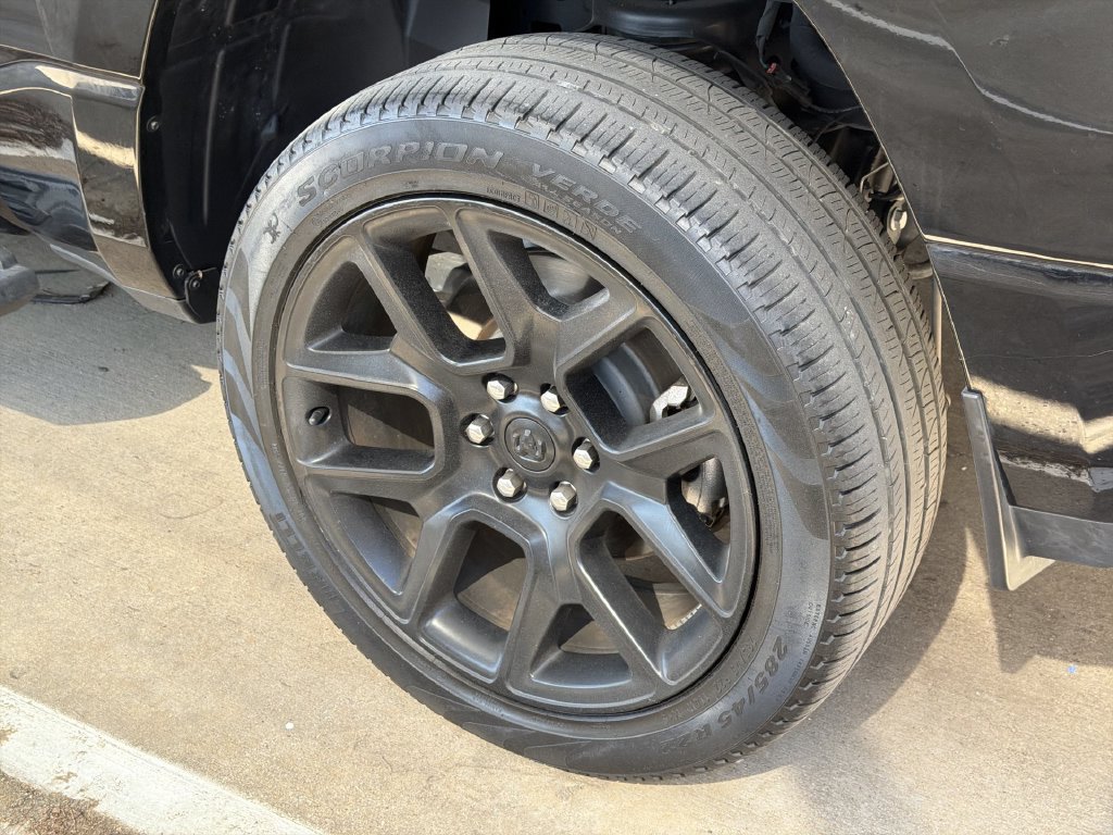 Used 2023 RAM 1500 Laramie AWD/4WD image 3