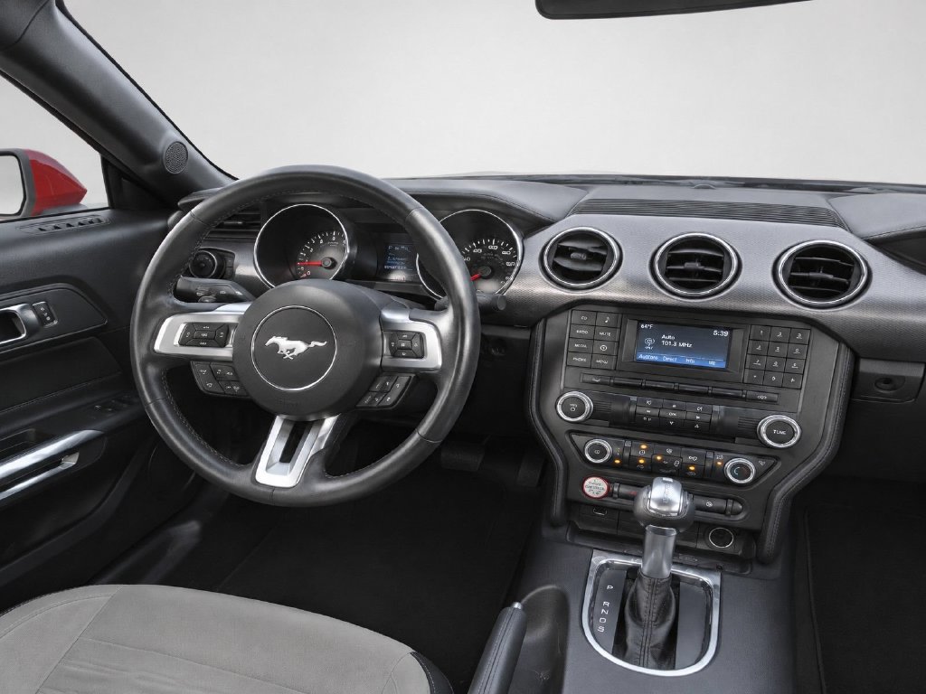 Used 2015 Ford Mustang GT RWD image 19