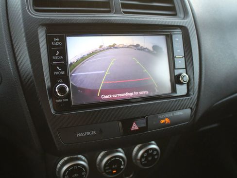 Used 2020 Mitsubishi Outlander Sport ES image 15