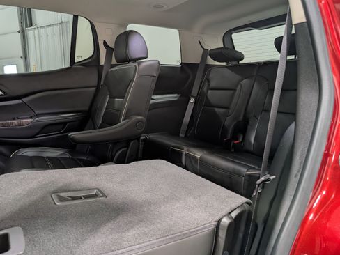 Used 2021 GMC Acadia Denali w/ Denali Technology Package image 16