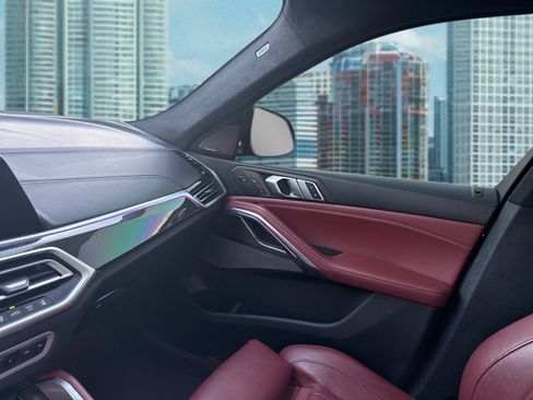 Used 2020 BMW X6 M50i w/ Executive Package image 32