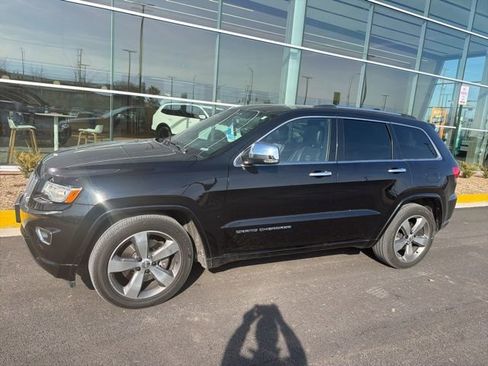 Used 2015 Jeep Grand Cherokee Overland w/ Advanced Technology Group image 3