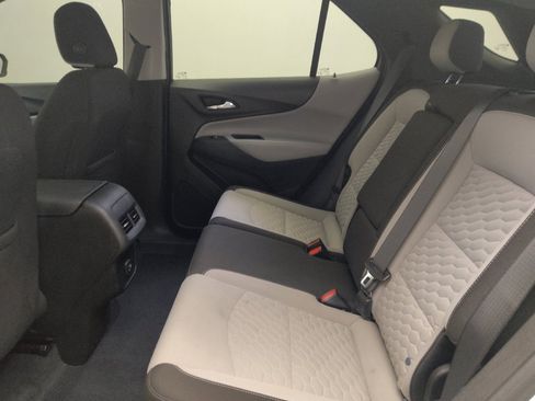 Used 2021 Chevrolet Equinox LS FWD image 18