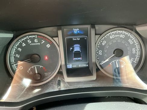 Used 2021 Toyota Tacoma TRD Sport w/ TRD Premium Sport Package AWD/4WD image 10