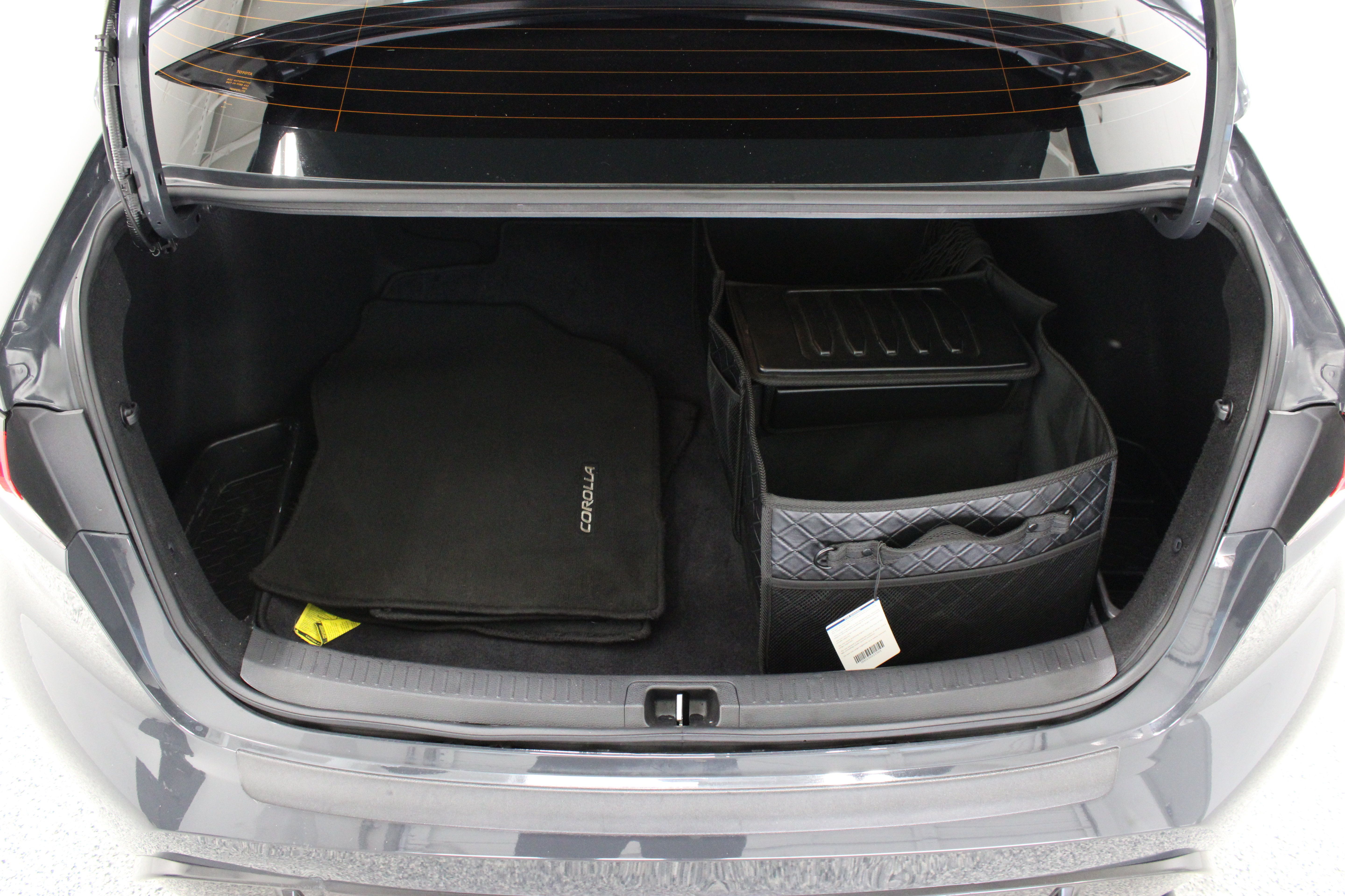 Used 2025 Toyota Corolla SE FWD image 29