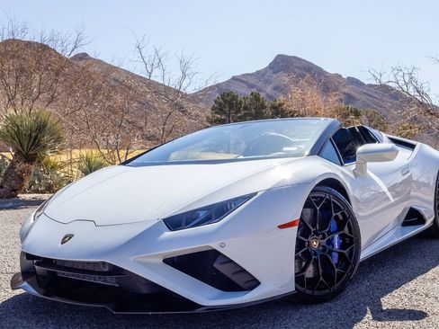 Used 2022 Lamborghini Huracan EVO image 4