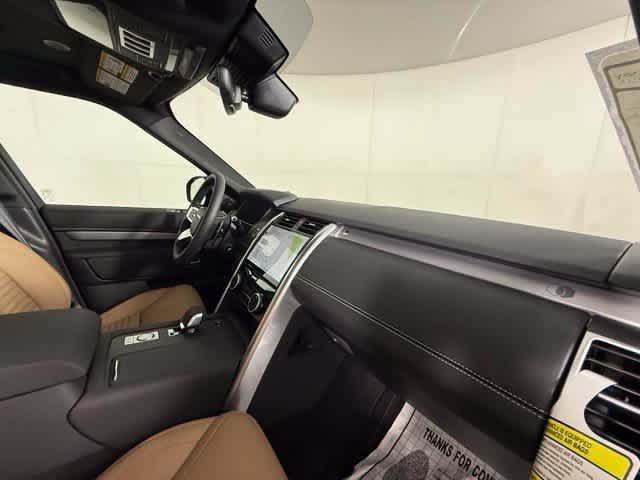 New 2026 Land Rover Discovery Limited Edition AWD/4WD image 32